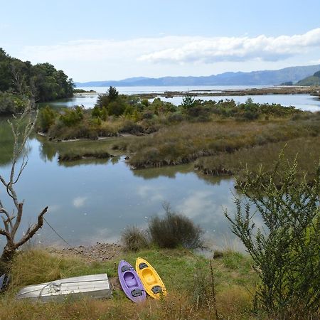 Sunrise Cabin At First Light Rangihaeata Retreat تاكاكا المظهر الخارجي الصورة