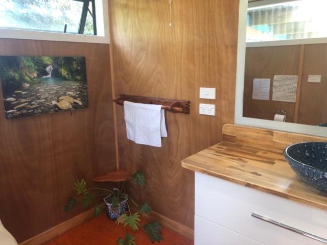Sunrise Cabin At First Light Rangihaeata Retreat تاكاكا المظهر الخارجي الصورة