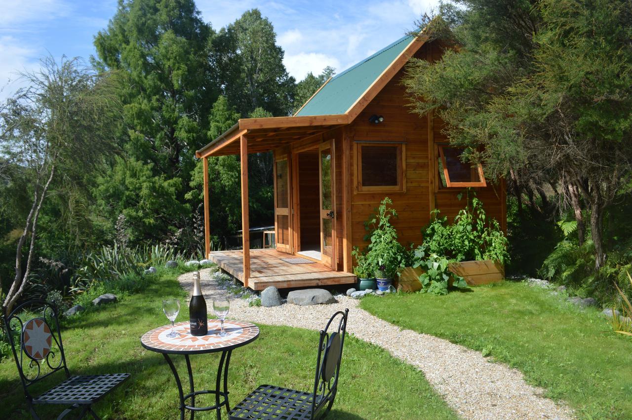 Sunrise Cabin At First Light Rangihaeata Retreat تاكاكا المظهر الخارجي الصورة