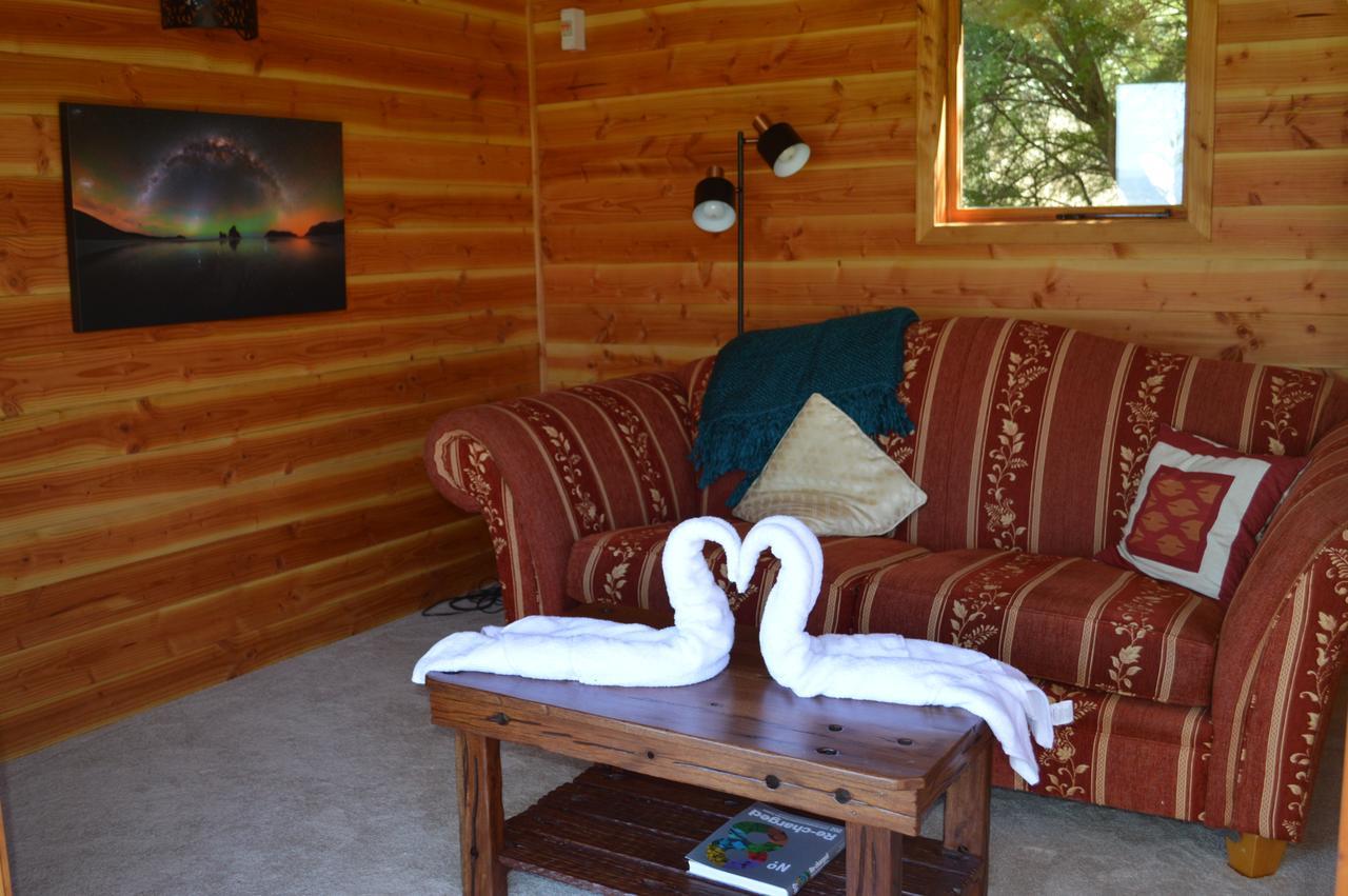 Sunrise Cabin At First Light Rangihaeata Retreat تاكاكا المظهر الخارجي الصورة